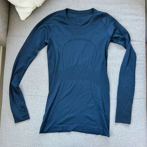 Lululemon Base Layer Navy Size 6